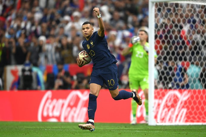 Francia se recuperó ante Argentina.