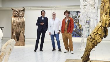 Brad Pitt muestra sus dotes de escultor en una muestra