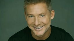 Adrián Suar encabeza el elenco de esta película en Netflix.