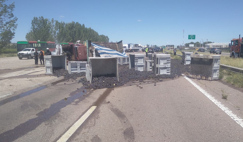 Tras el accidente, hubo un corte y bypass sobre la Ruta 40.