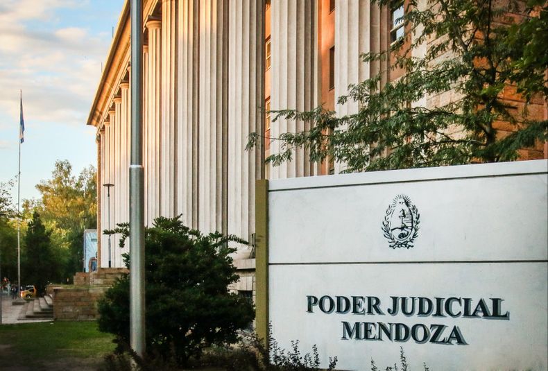 poder judicial mendoza, fachada