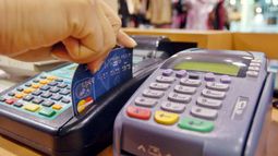 Crece en noviembre el consumo con tarjetas de crédito y débito