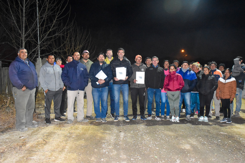 Firma de acuerdo para agua potable en el Loteo Soliz