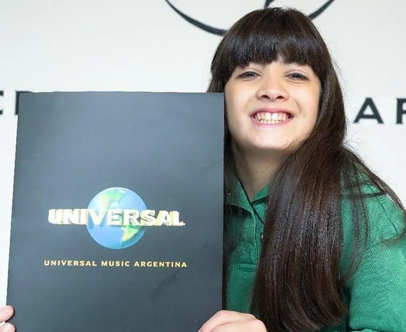 De TikTok a la fama musical: More con Flow firma con Universal Music