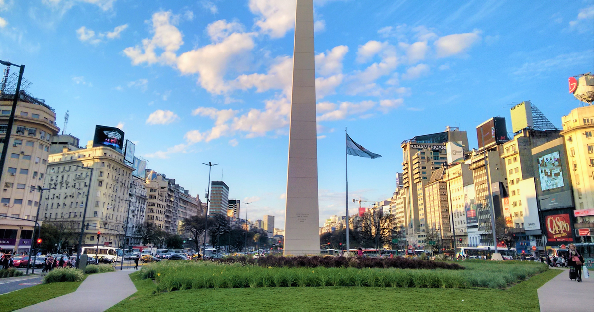 Cubrieron El Obelisco De Buenos Aires Con Un Condón Gigante 2941