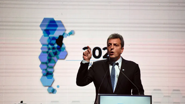 massa se refirio a las consecuencias de entregar nuestra moneda