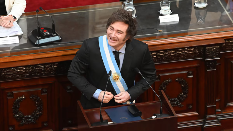 El presidente Javier Milei realiza la apertura de sesiones ordinarias frente a la Asamblea Legislativa en el Congreso de la Nación Argentina.