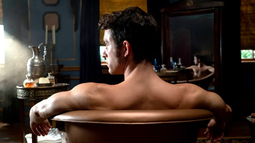 Ni George Clooney ni Chris Hemsworth: un actor británico fue elegido como el hombre más sexy del mundo