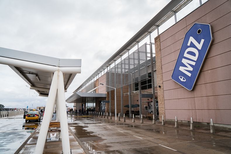 Aeropuerto Internacional El Plumerillo - Mendoza con vuelos cancelados.