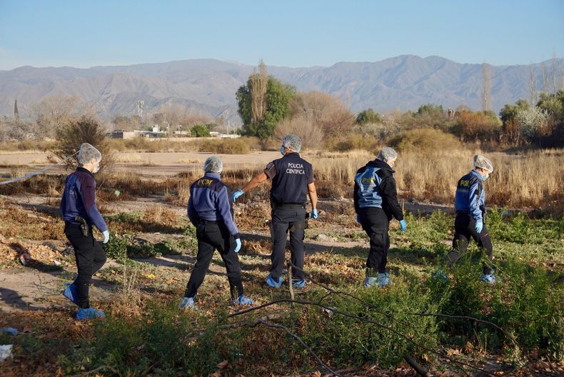 Científica trabajó durante horas para esclarecer un nuevo femicidio en Mendoza. Foto: Yemel Fil.