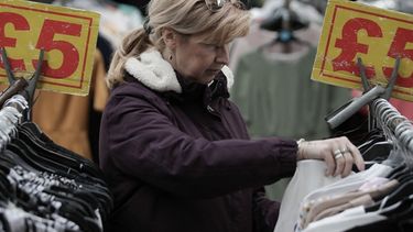 la crisis en el costo de vida golpea duramente a los britanicos mas pobres