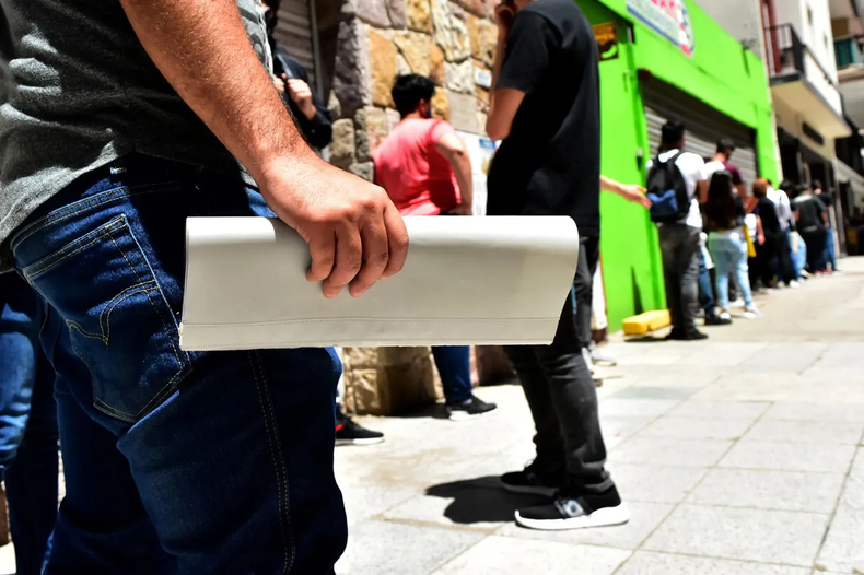 El empleo formal vuelve a caer, perola noticia es que ahora también lo hace el monotibuto