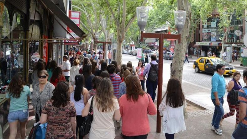 Un tramo de la Av. San Martín será peatonal para aumentar las ventas