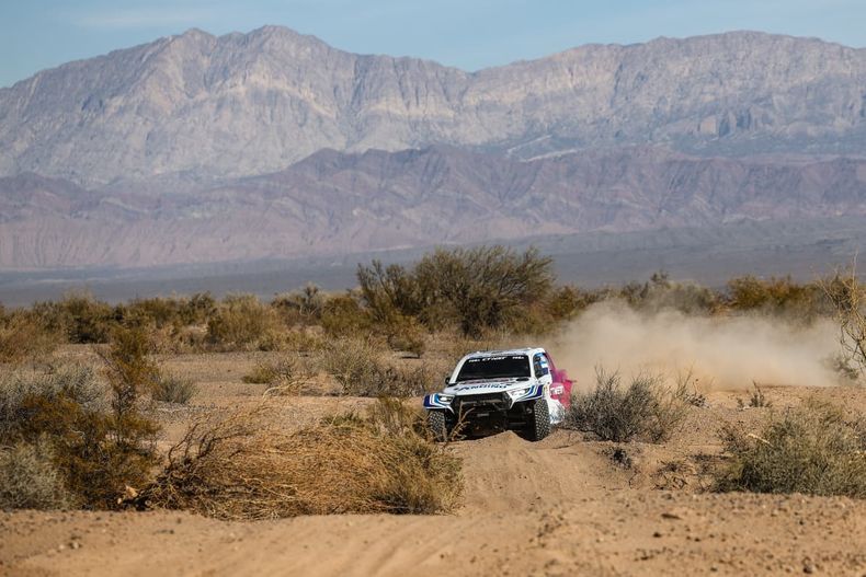 Lucio Álvarez volvió a meterse entre los mejores del Rally Raid mundial durante la primera etapa del Desafío Ruta 40. &nbsp;