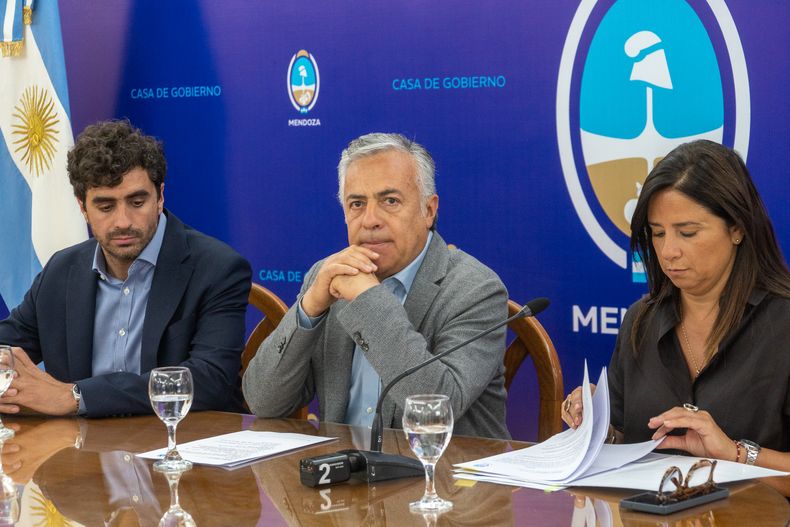 Tras las elecciones 2025, Alfredo Cornejo salió a hacer anuncios para el Este.
