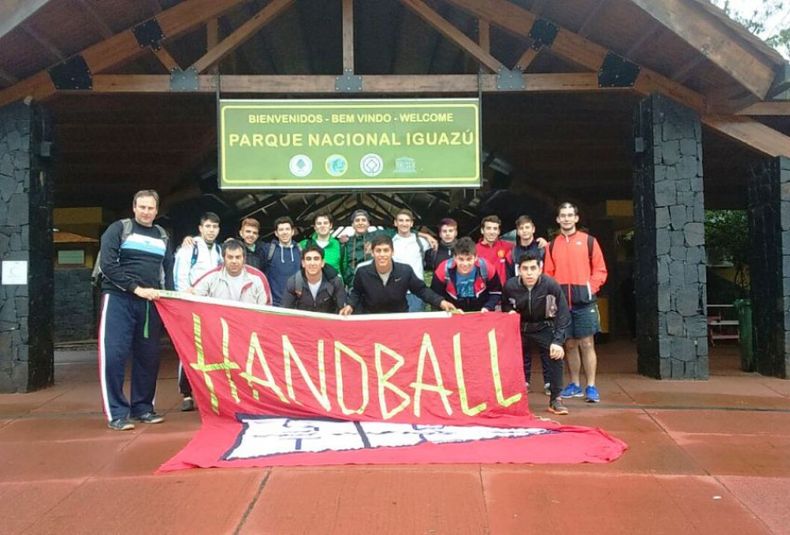 16 San Rafael Tenis Club, jugará por el 13º y 14º lugar en torneo nacional de clubes, juveniles C, en Misiones. Viernes 02 09 16