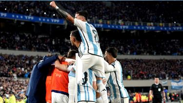 otra vez messi: con una pincelada del 10, argentina arranco con triunfo las eliminatorias