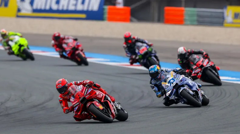 Marc Márquez cuenta con 307 puntos en el campeonato y supera a su hermano por 68 unidades; tercero está Bagnaia a 126.