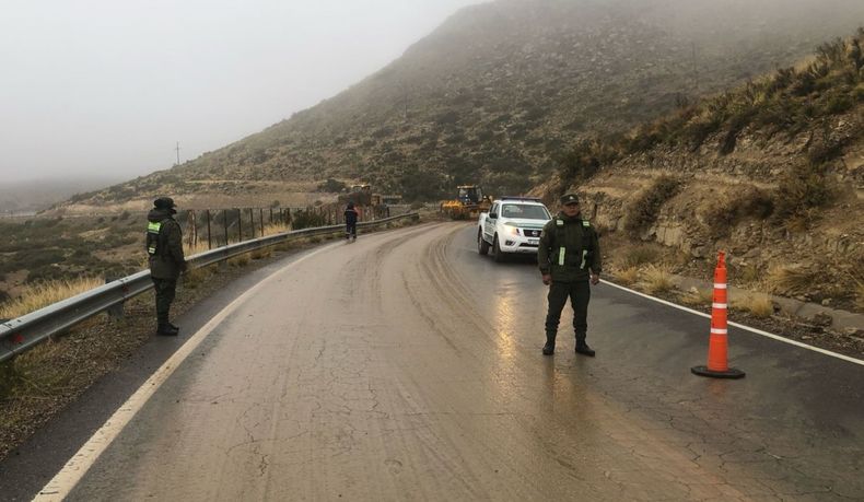 Seguridad de Gendarmería Nacional sobre Ruta 40 (Foto gentileza).