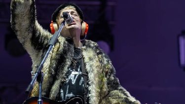 Tras 13 años de ausencia en la provincia, Pity Álvarez volvió a Mendoza y reunió a miles de fanáticos en el Teatro Griego Frank Romero Day. Tras 13 años de ausencia en la provincia, Pity Álvarez volvió a Mendoza y reunió a miles de fanáticos en el Teatro Griego Frank Romero Day.