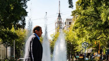 El otoño ya se hace notar en Mendoza. Las temperaturas mínimas y máximas fuerzan al cambio de prendas de vestir. El otoño ya se hace notar en Mendoza. Las temperaturas mínimas y máximas fuerzan al cambio de prendas de vestir.
