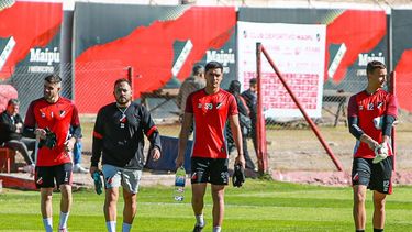 de mendoza al futbol profesional: la historia de un centro que forja arqueros