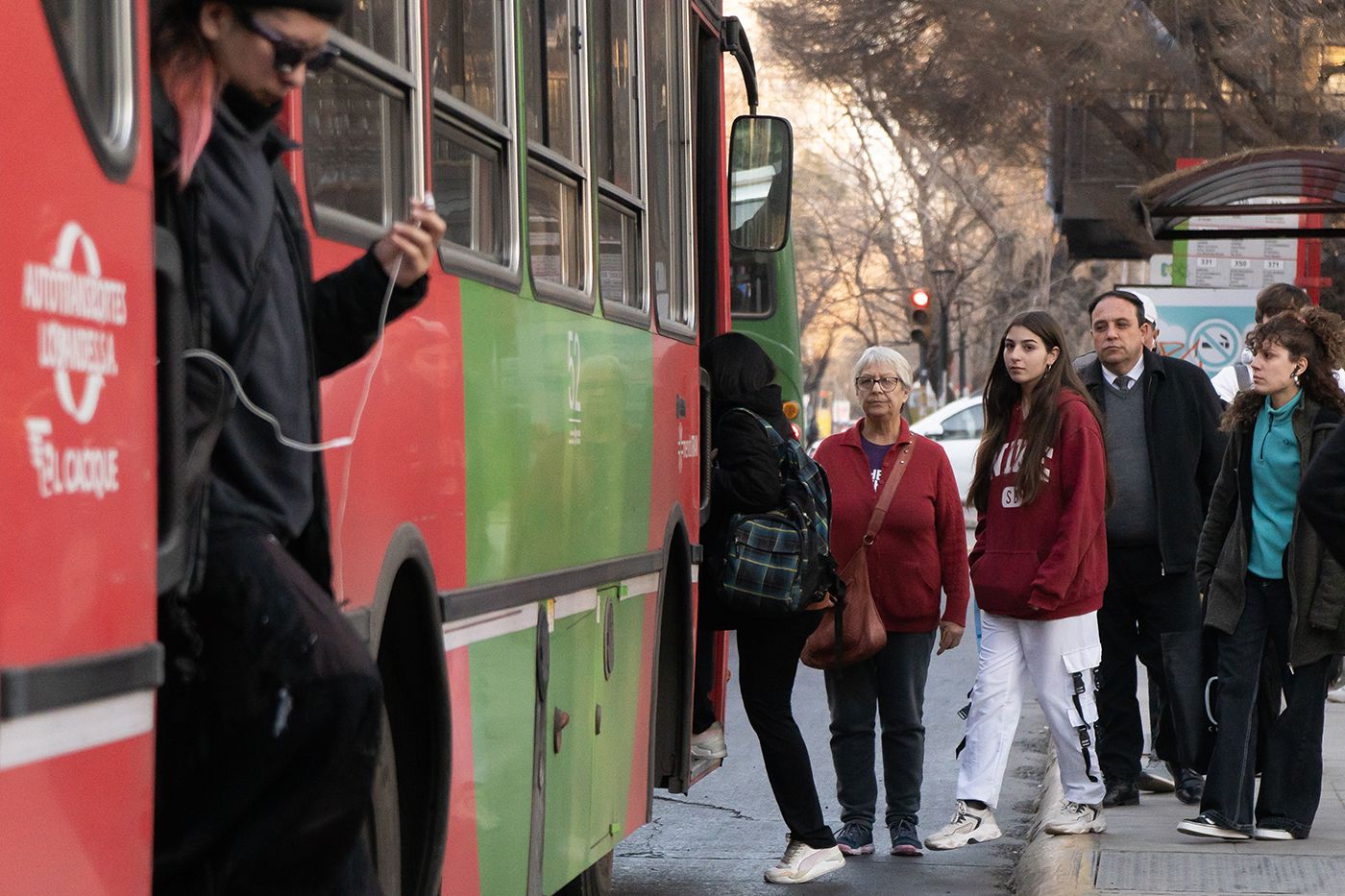 Aumento del boleto y refuerzo de controles en el transporte público de Mendoza.