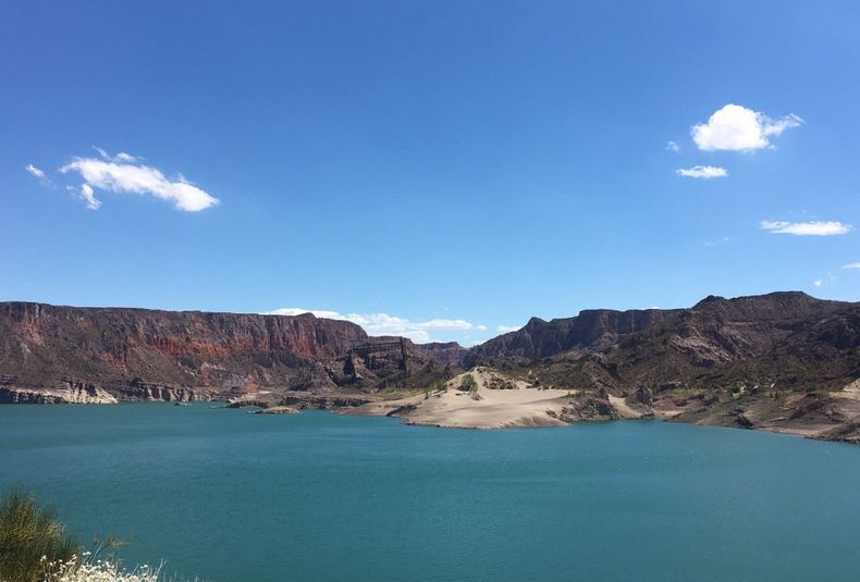 Bahia de los sentidos, reyunos