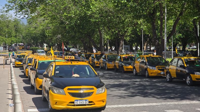 Taxis y remises, nueva tarifa: el Ejecutivo analiza un incremento del 25.20%.