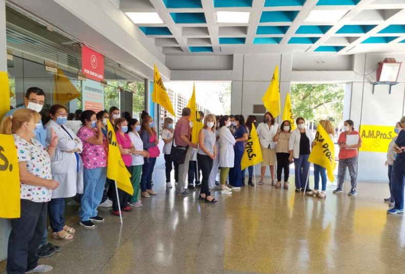 Ampros, Claudia Iturbe, hospital Notti, contratados, prestadores
