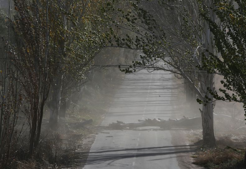 El viento Zonda azotó en algunas regiones de Mendoza este jueves El viento Zonda azotó en algunas regiones de Mendoza este jueves