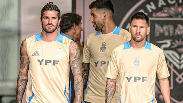 El llamativo cambio de look de Rodrigo De Paul que Messi no tardó en comentar
