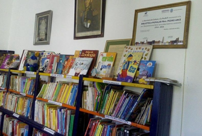Biblioteca popular Pedro Arce