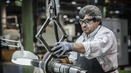 A pesar de la reapertura, las industrias locales analizan si reducen sus turnos por la poca demanda