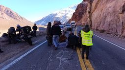 Accidente en Alta Montaña: una mujer resultó herida tras el derrape de una moto