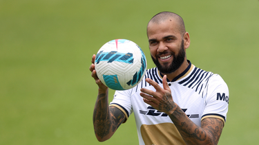 le rescindieron el contrato a dani alves tras ser detenido