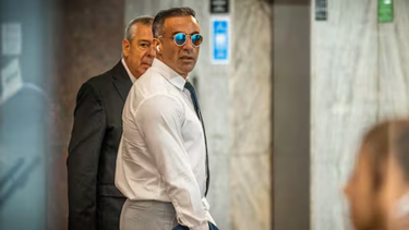 La violenta reacción de Leopoldo Luque al ser abordado por un periodista&nbsp;