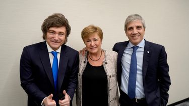 Argentina recibió una aprobación del FMI y un nuevo desembolso por 1.000 millones de dólares Argentina recibió una aprobación del FMI y un nuevo desembolso por 1.000 millones de dólares