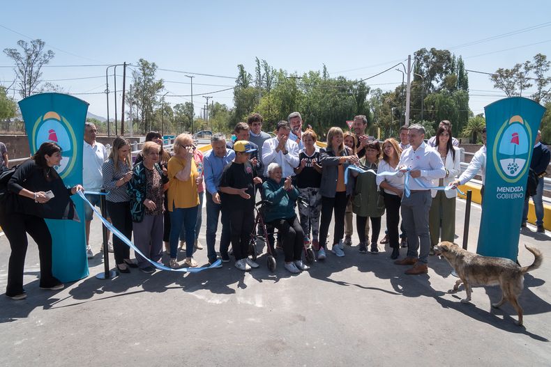 La apertura del nuevo puente que une Godoy Cruz con la Ciudad de Mendoza.