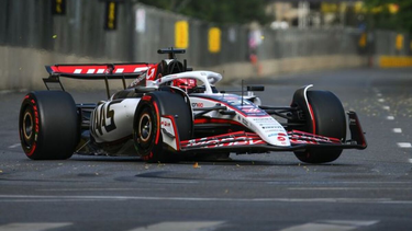 La FIA tardó en confirmar la grilla tras una clasificación de la Fórmula 1 llena de incidentes en Bakú. &nbsp;