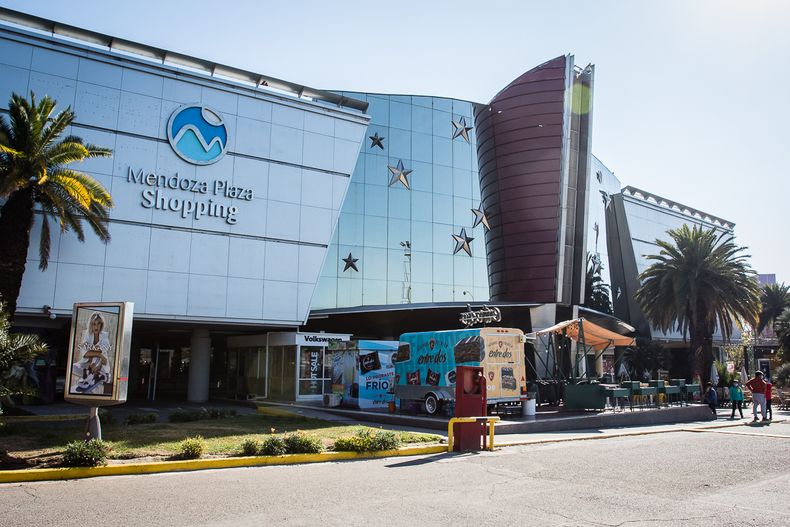 El hecho ocurrió frente al centro comercial de Guaymallén