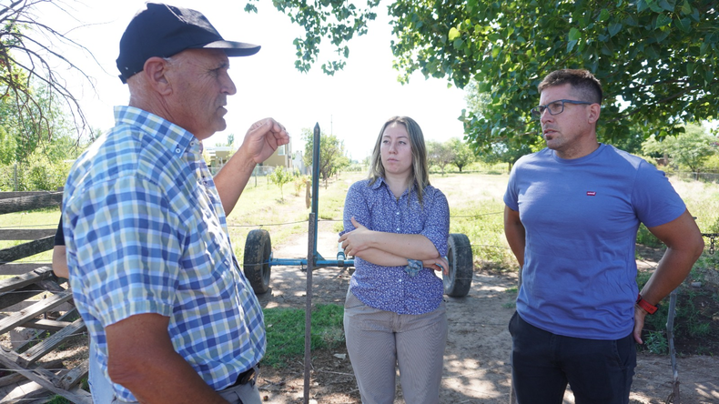 Agustín Anzorena, director de Agricultura, visitó al productor Eduardo Naldini.