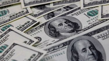 el gobierno confirmo una suba del dolar: para cuando
