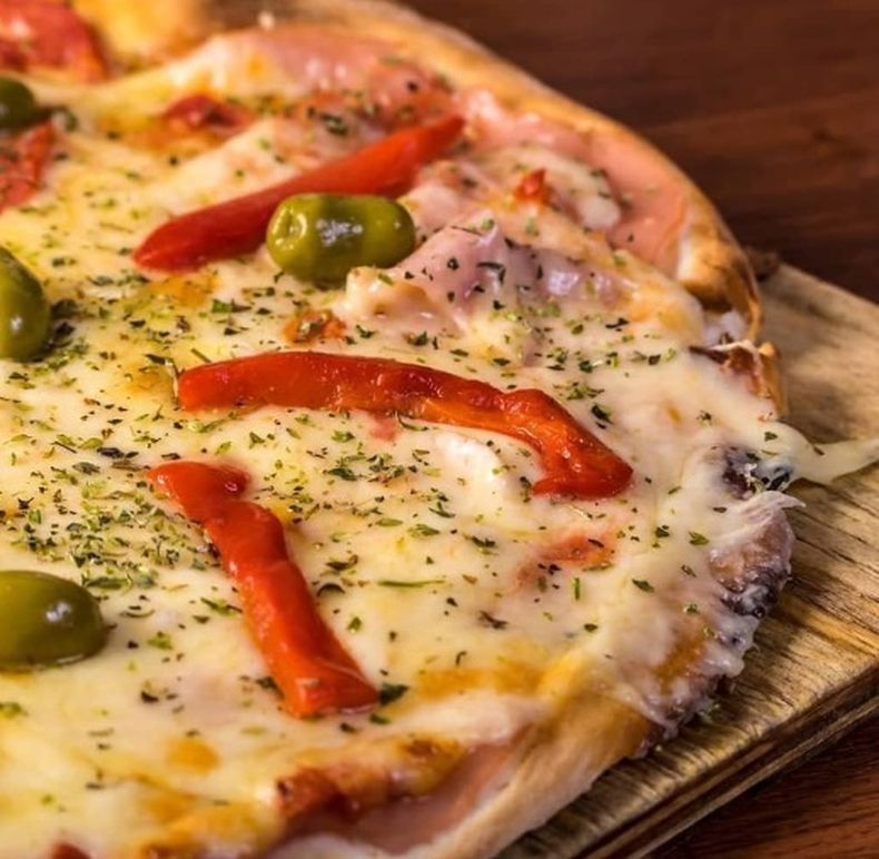 La pizza mozzarella es una de las opciones más populares.
