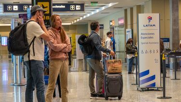 Anuncian un paro en la aviación que afectaría vuelos de forma masiva: cuándo será