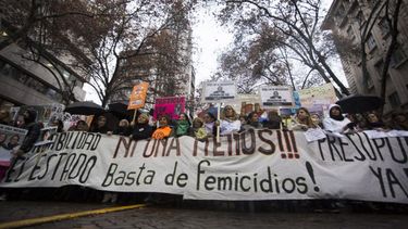 Más de 1.600 niños y adolescentes que perdieron a su madre