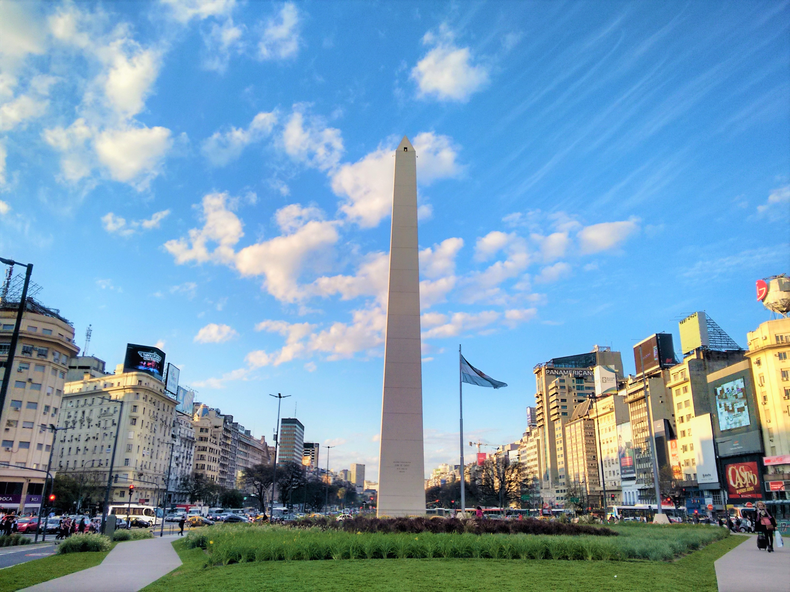 Cubrieron El Obelisco De Buenos Aires Con Un Condón Gigante 5537