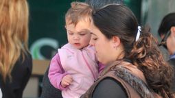 Reducen los topes de ingresos para percibir asignaciones familiares.