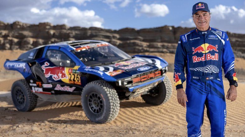Carlos Sainz ants del DKAR envió su apoyo a JUan Cruz Yacopini