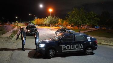 La Policía de Mendoza realizó maniobras preventivas en cuatro departamentos La Policía de Mendoza realizó maniobras preventivas en cuatro departamentos